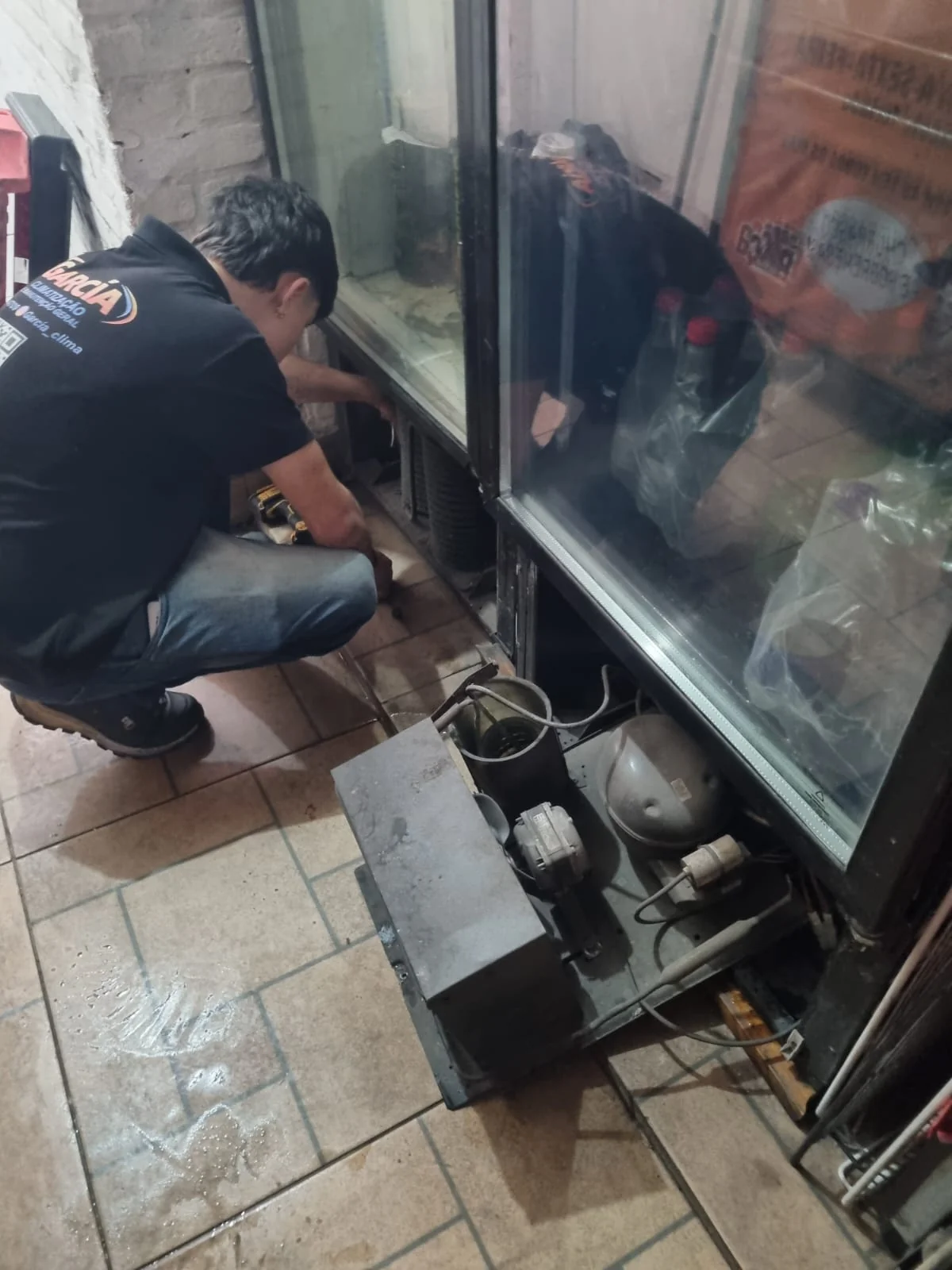 Registro de serviço de manutenção em equipamento de refrigeração da WS Rocha